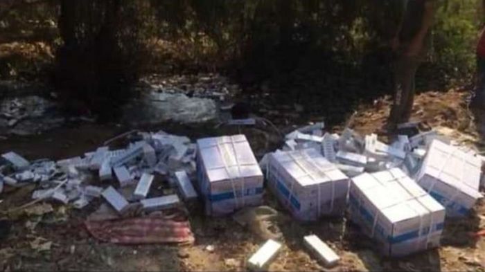 السلطات المصرية تحقق في آلاف من عبوات لقاح كورونا ملقاه في القمامة