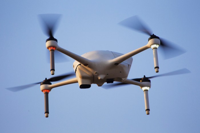 تم نشر أسطول من الطائرات بدون طيار إسرائيلية الصنع من شركة Airobotics فوق دبي خلال معرض إكسبو 2020، وهو حدث مدته 6 أشهر وسيجذب ملايين الزوار بين أكتوبر 2021 وأبريل 2022