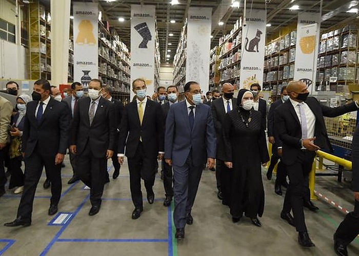 افتتحت شركة أمازون يوم الثلاثاء 31 أغسطس 2021 بمدينة العاشر من رمضان في مصر، أكبر مركز لوجستي لها في إفريقيا، حضر الأفتتاح رئيس الوزراء المصري مصطفي مدبولي