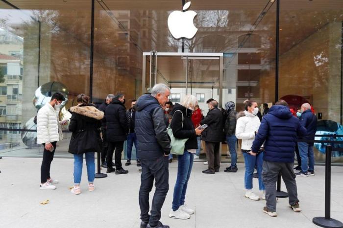 أدى تقلب الليرة إلى قيام شركة "أبل" بوقف المبيعات عبر الإنترنت في تركيا
