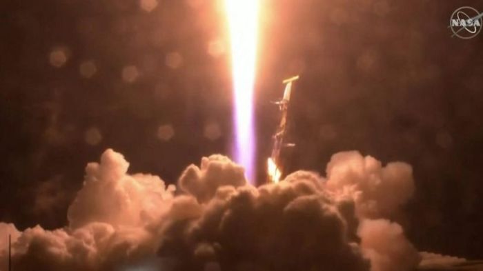 صاروخ فالكون 9 الذي يحمل مركبة دارت الفضائية أطلق في الساعة 6:20 صباح الأربعاء 25 نوفمبر 2021