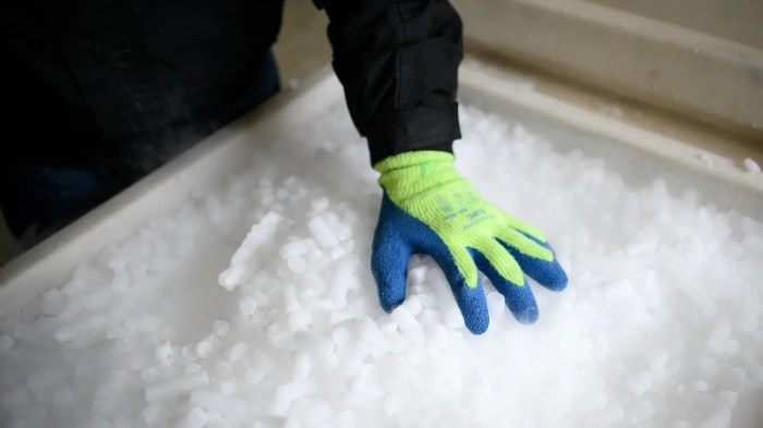 تحتاج لقاحات كورونا من الجيل الأول الي عمليات تبريد لحفظها