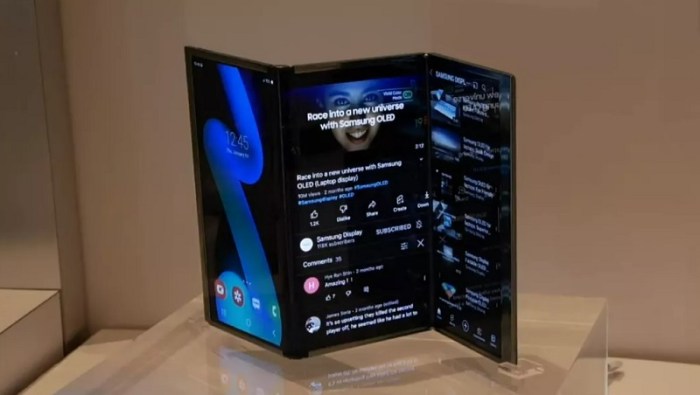 كشفت سامسونج عن العديد من المفاهيم القابلة للطي في معرض CES 2022، بما في ذلك التابلت Flex S الذي يظهر في الصورة