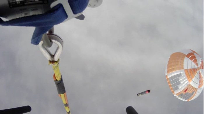 عملية التقاط الصاروخ قبل سقوطه