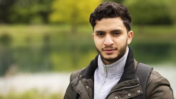 يقول يحيى إن معدل تركيزه زاد منذ أن بدأ البث المباشر له