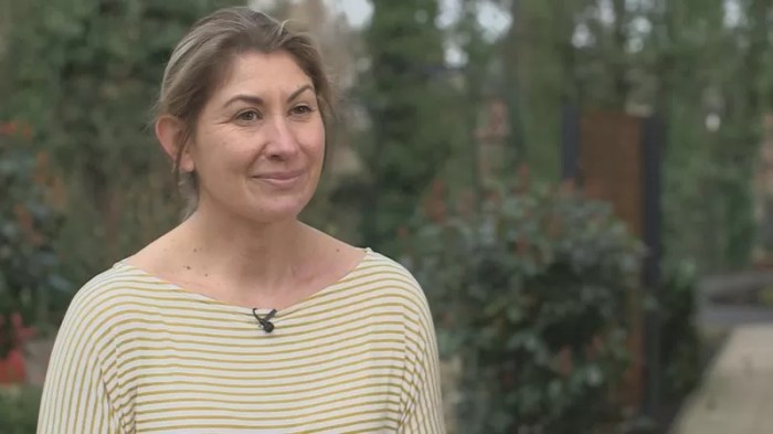 تقول لوسي مور إن المرضى الذين يستخدمون MindPod وجدوا أنها تساعد على الاسترخاء