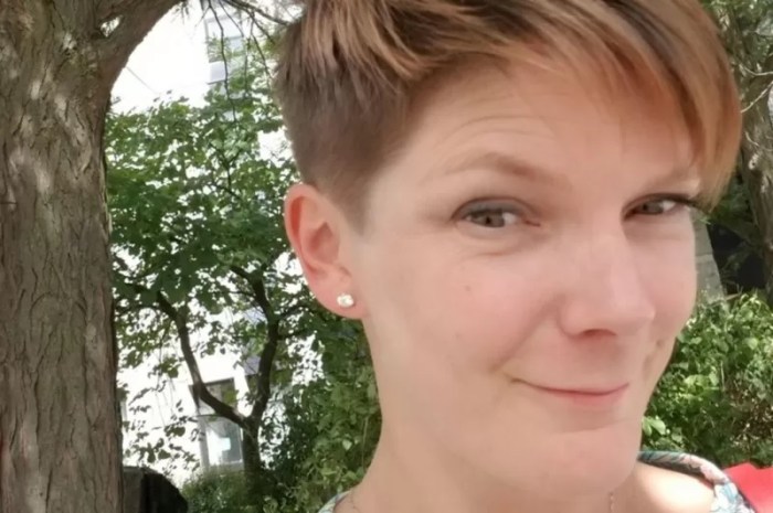 مثل الكثيرين منا، تستخدم سابينا الآن برامج المحادثة طوال الوقت