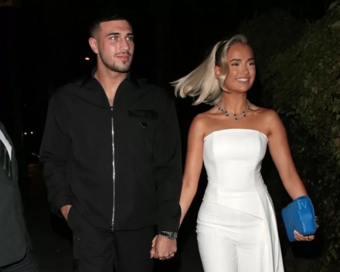 المؤثرة على وسائل التواصل الاجتماعي مولي ماي هيج خسرت ممتلكات بقيمة 800 ألف جنيه إسترليني بسبب السرقة