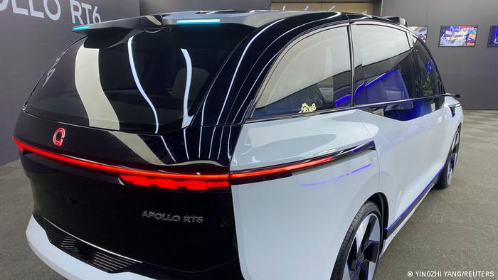 السيارة ذاتية القيادة "Apollo RT6" من شركة "بايدو" الصينية، شوهدت في 20 يوليو 2022 على هامش مؤتمر دولي في بكين