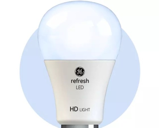 يعتبر الضوء الأبيض الدافئ من مصابيح ليد أقل خطورة على العين من الضوء الأبيض البارد