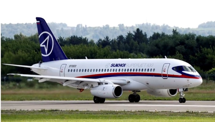 الطائرة الروسية سوخوي سوبرجيت 100 أو SSJ100 هي طائرة نفاثة إقليمية صممتها شركة سوخوي لصناعة الطائرات وهي جزء من شركة يونايتيد أيركرافت