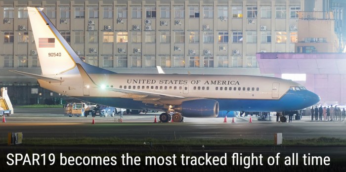 طائرة رئيسة مجلس النواب الأمريكي نانسي بيلوسي التي هبطت في مطار تايبيه سونجشان، في تايبيه، تايوان في 2 أغسطس 2022 هي الطائرة الأكثر متابعة من عشاق الطيران