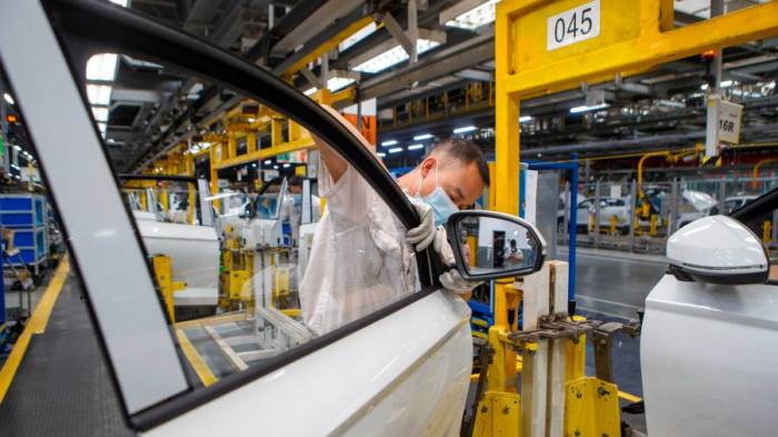 مصنع فولكس فاجن في الصين بمدينة شينجيانج