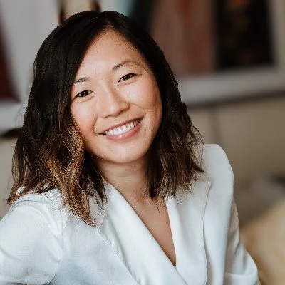 أليس تشانج، 33 عامًا، هي مؤسسة "فيرج جينوميكس"، وهي شركة تكنولوجيا حيوية استخدمت الذكاء الاصطناعي لتطوير علاج مرض التصلب الجانبي الضموري