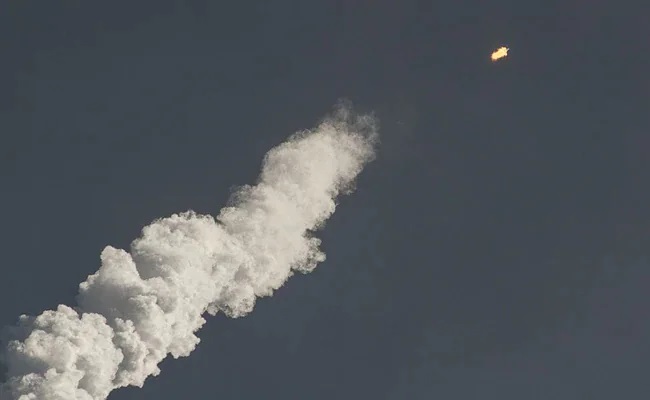 يمكن للصاروخ الذي تفوق سرعته سرعة الصوت المناورة ، مما يجعل تعقبه والدفاع ضده أكثر صعوبة