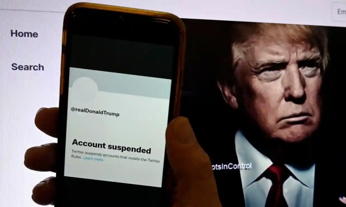 تم تعليق حساب الرئيس الأمريكي السابق دونالد ترامب realdonaldtrump@ علي تويتر العام الماضي في أعقاب أعمال الشغب التي وقعت في 6 يناير 2021 في مبنى الكابيتول