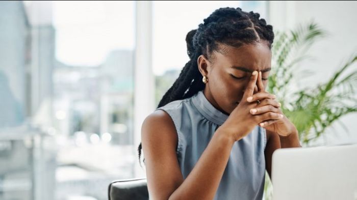 تُعرف منظمة الصحة العالمية الاستنفاد بأنه متلازمة مرتبطة بضغوط العمل المزمنة