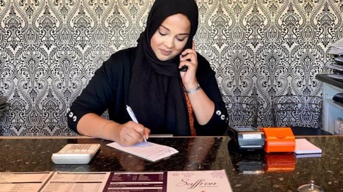 تقول روسونارا بيغوم إن العمال الذين يسعون للحصول على زيادة في الأجور يجب أن يطلبوا ذلك في الوقت المناسب