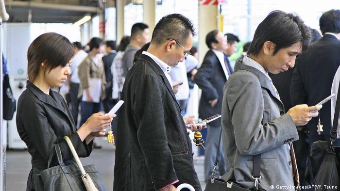 من مشاكل الموبايل مشكلة "إفراغ الذهن"، إذ لا نشعر بالحاجة إلى تذكر شئ ما عندما تتولى أجهزتنا التكنولوجية القيام بهذه المهمة بالفعل