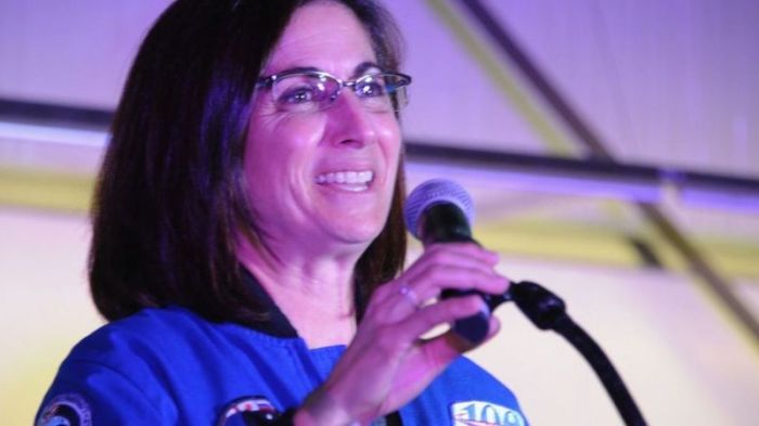 تقول نيكول ستوت إنها كانت تفتقد تناول شريحة بيتزا لذيذة أثناء عملها في محطة الفضاء الدولية (ISS)