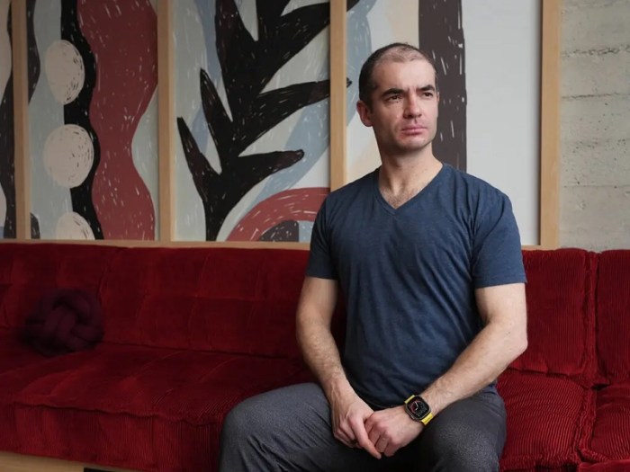 إيليا سوتسكيفر، كبير علماء شركة OpenAI، عمل مع الدكتور هينتون في بحثه في تورنتو