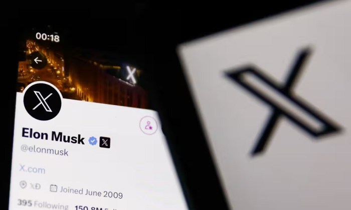 أعاد إيلون ماسك تسمية تويتر باسم X وكشف النقاب عن شعار جديد في يوليو 2023، مما يشير إلى التركيز على إنشاء "تطبيق كل شيء"