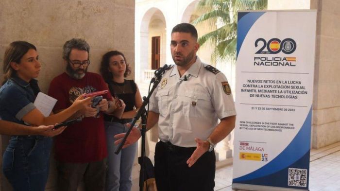 الشرطة الإسبانية فتحت تحقيقا في الصور العارية للفتيات وحددت 11 صبيا متورطين فيها