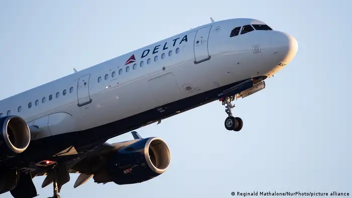 لاتزال محاكمة مساعد الطيار جارية فيما علقت الشركة لأول مرة بعد عام كامل من الواقعة