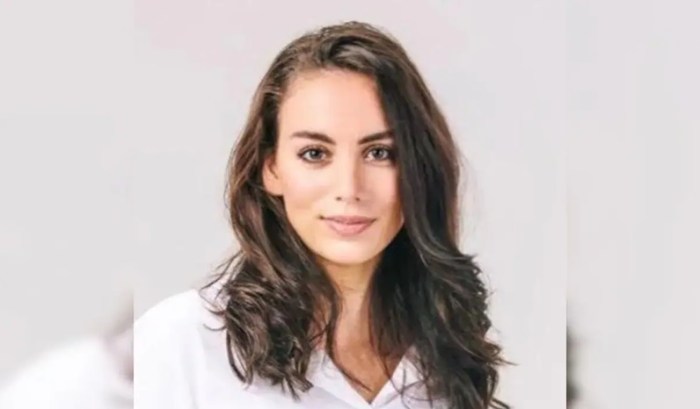 لعبت ميرا موراتي دورًا رئيسيًا في تطوير سيارة تيسلا موديل X، قبل أن تنتقل الي شركة OpenAI التي طورت روبوت الدردشة ChatGPT