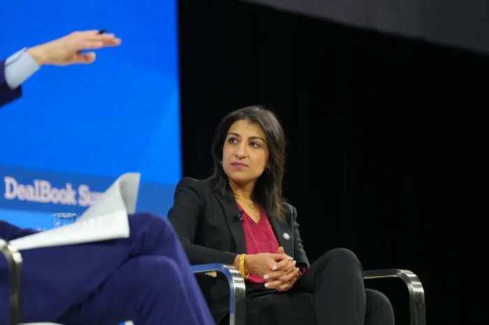 لينا خان، رئيسة لجنة التجارة الفيدرالية الأمريكية