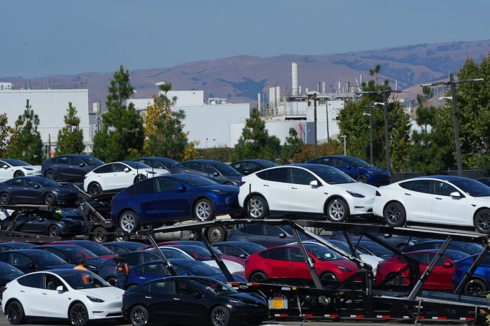 يغطي الاستدعاء الرابع يوم الثلاثاء 12 ديسمبر 2023 (الذي يقدر بـ 2 مليون سيارة) خلال عامين جميع طرازات تسلا تقريبًا في الولايات المتحدة