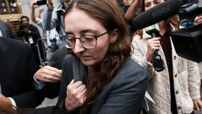 كانت صديقته السابقة، كارولين إليسون، شاهدة رئيسية في الادعاء ضده