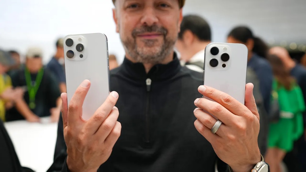 أيفون 16 برو ماكس و 16 أيفون برو في مسرح "ستيف جوبز" في المقر الرئيسي لشركة أبل في كاليفورنيا - الولايات المتحدة 9 سبتمبر 2024