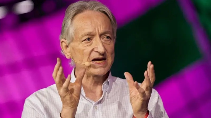 قال هينتون إن العواقب النهائية قد تكون أنظمة أكثر ذكاءً منَّا، قد يكون لها السيطرة على كل شيء