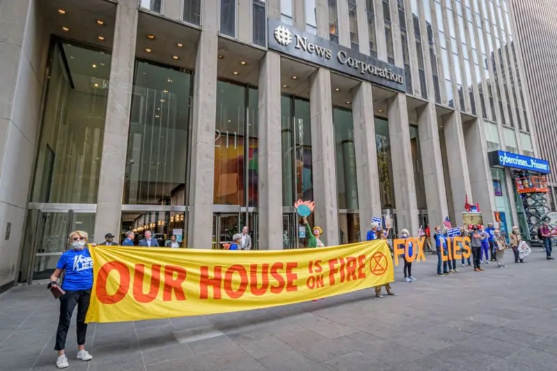 يؤكد مخيبر أن علم الأعصاب "لا يقدّم لنا الكثير من القصص لتبرير كوننا لا نفعل شيئاً ونتهرّب من تحمّل المسؤولية"