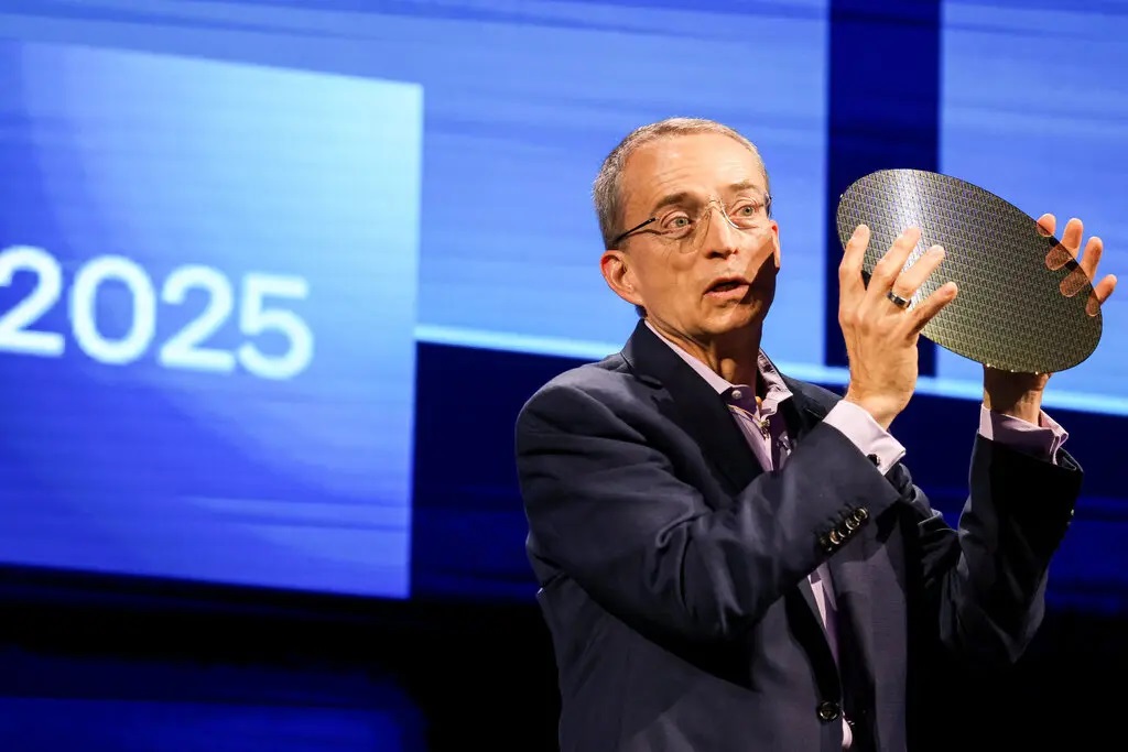 بات جيلسنجر يتنحى عن منصبه كرئيس تنفيذي لشركة إنتل