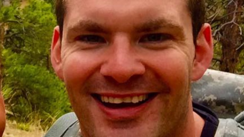 يُعتقد أن الرجل الذي لقي حتفه في انفجار تسلا هو ماثيو آلان ليفلسبيرجر، وهو جندي في الجيش الأمريكي