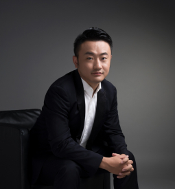 بن تشو هو المؤسس المشارك والرئيس التنفيذي لشركة Bybit، وهي من أفضل خمس بورصات للعملات الرقمية التي نمت بشكل كبير منذ تأسيسها في عام 2018