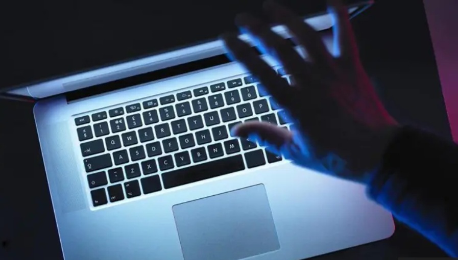 يقول خبراء إن هيمنة جوجل في مجال الإعلانات الرقمية تمنحها سيطرة لا مثيل لها على مكان ظهور الإعلانات