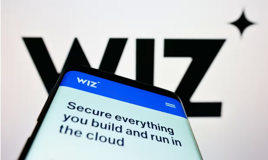 تختبر شركة Wiz البيانات الموجودة على موفري التخزين السحابي مثل أمازون و مايكروسوفت بحثًا عن المخاطر الأمنية