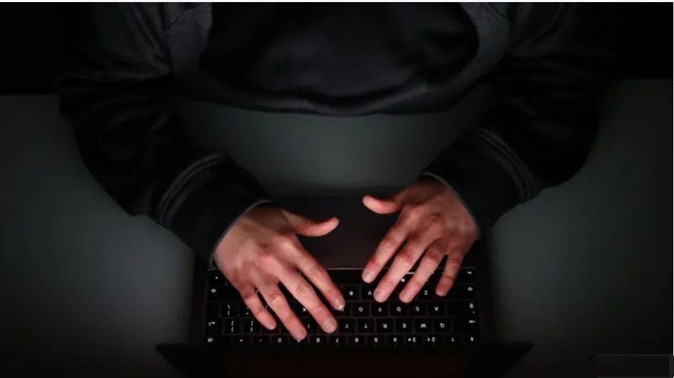 صار الجانب المظلم من الإنترنت أو ما يطلق عليه Dark Wen مسرحاً للعديد من الجرائم