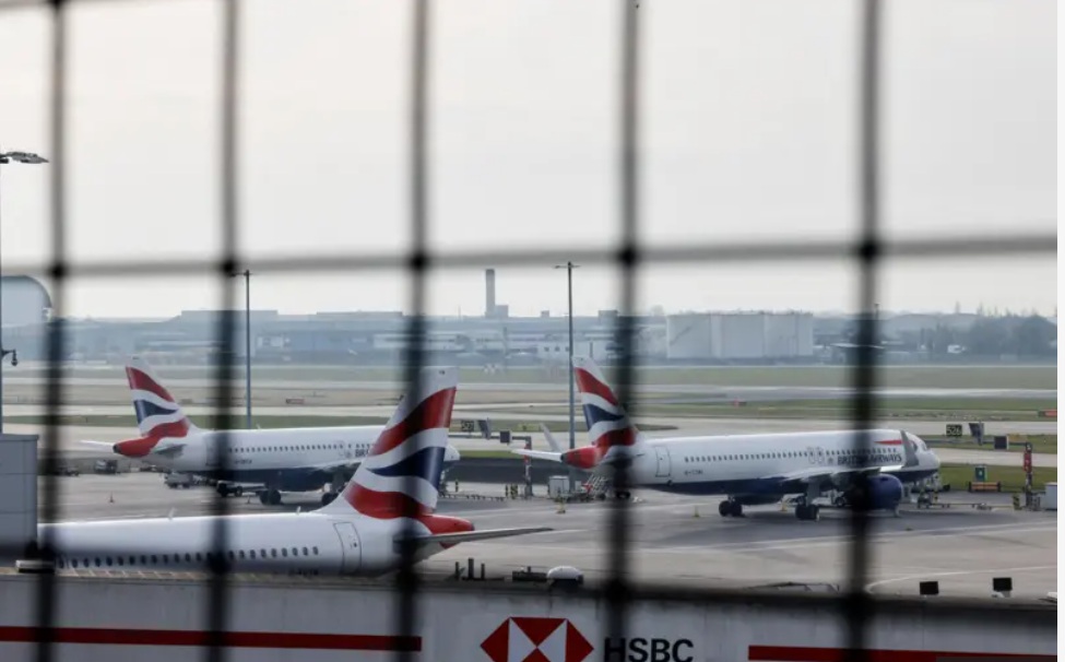 إغلاق مطار هيثرو في العاصمة البريطانية لندن يوم الجمعة 21 مارس 2025