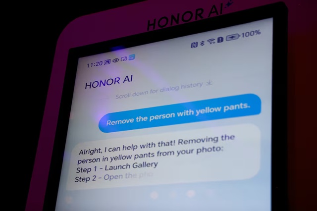 شركة التكنولوجيا الصينية "أونور Honor" تعرض ميزات الذكاء الاصطناعي الجديدة للهاتف الذكي الجديد "ماجيك 7 برو Magic 7 Pro"، في برشلونة، إسبانيا 2 مارس 2025