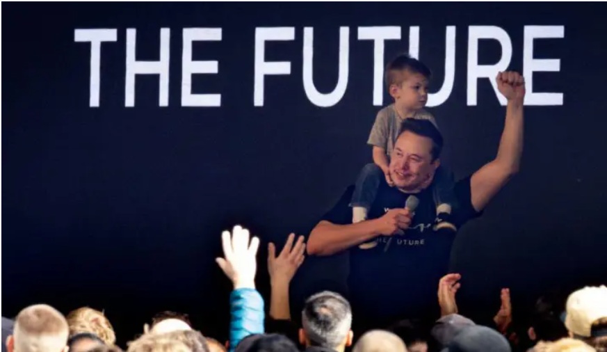 واحدٌ على الأقلّ من أطفال ماسك الأربعة عشر، وُلد بعد اختيار جنينيّ دقيق يستند إلى تقييم وراثي يُعرف بـ"درجة الخطر متعددة الجينات"