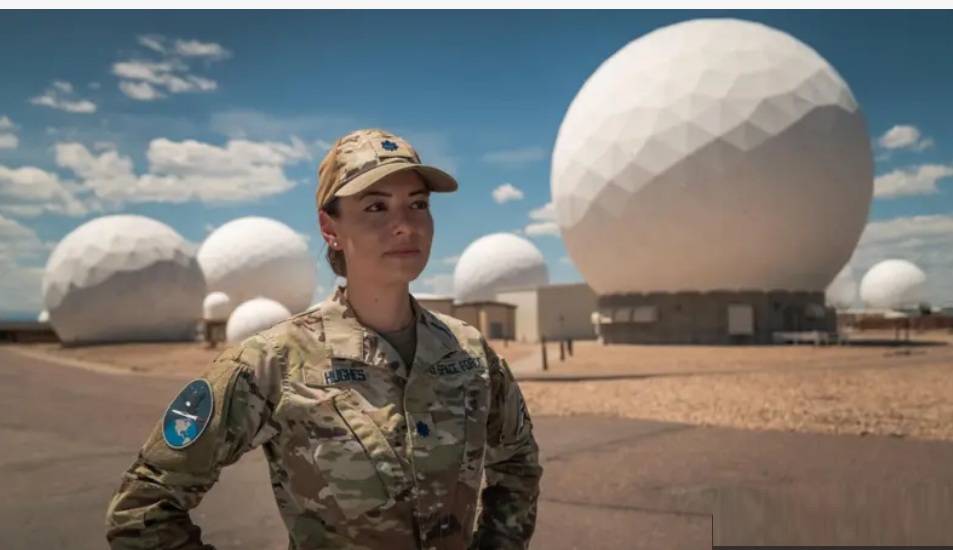 أعربت العقيد آن هيوز عن ارتياحها لأن وحدتها تمكنت من حماية الجنود الأمريكيين في قطر الشهر الماضي