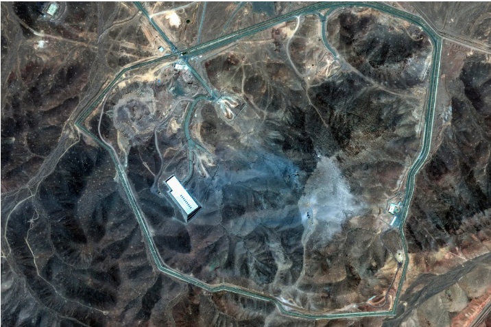 صورة أقمار صناعية مقدمة من شركة ماكسار تكنولوجيز لموقع فوردو النووي الإيراني الذي قامت الطائرات الأمريكية بقصفه