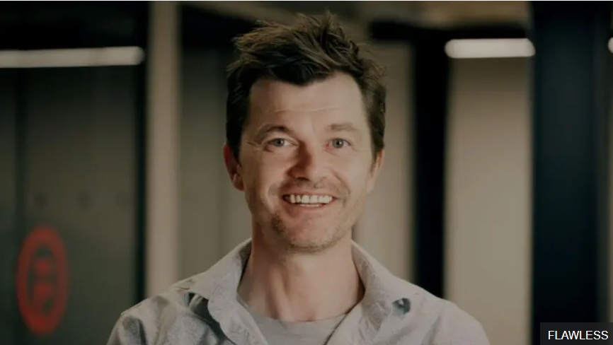 أسس سكوت مان شركة فلولس عام 2020