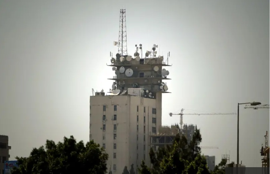 "ستارلينك" بانتظار قرار رسمي وسط عقبات قانونية ومخاوف سيادية