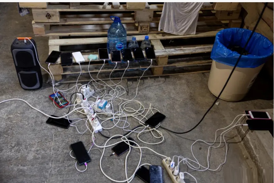 خدمة مرتفعة التكلفة... و"ستارلينك" قد لا تكون الحل السحري لمشاكل الإنترنت في لبنان، بل مصدر قلق جديد للخصوصية الرقمية