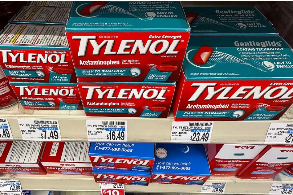 ربطت إدارة ترامب بين استخدام مسكن الألم تايلينول أثناء الحمل والتوحد خلال مؤتمر صحفي عقد في البيت الأبيض في 22 سبتمبر 2025